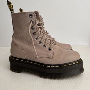 Dr. Martens NWT Women's Lace-Up Platform Boots - Beige